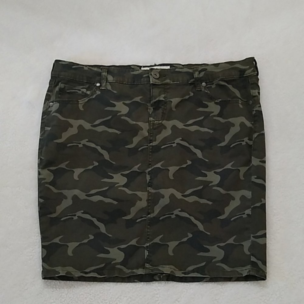 Torrid Camouflage Twill Women's Mini Skirt sz 18 - Picture 7 of 8